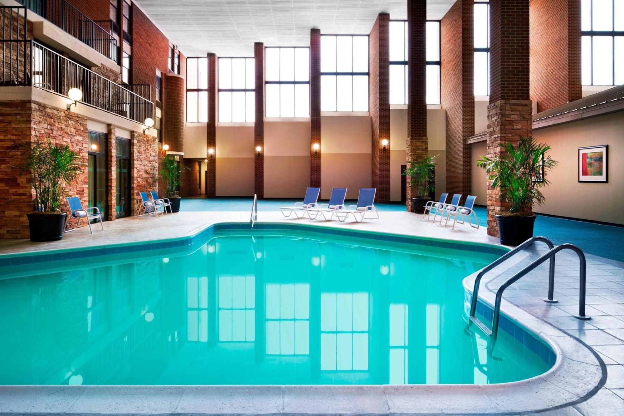 סנדסטון Four Points By Sheraton Richmond Airport מראה חיצוני תמונה